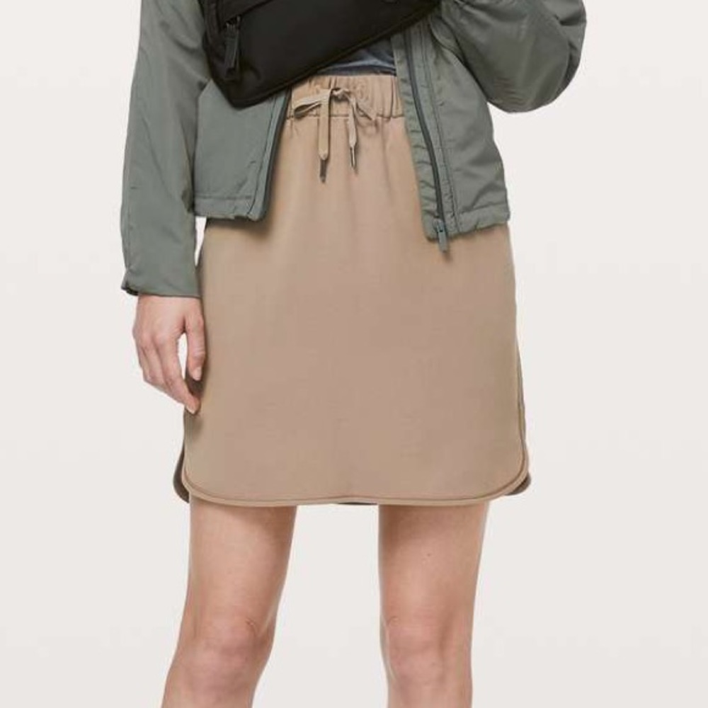 Sold !! Lululemon on the fly skirt